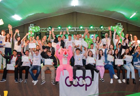 Construindo Futuros através do Cooperativismo